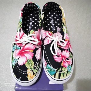 Beautiful Women NAVIG8 Black & White Hawaiian Floral Boat Deck Shoes Size 9 NIB